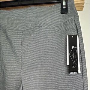 NWT TRIBAL FLATTEN IT PULL ON ANKLE PANTS IN SIZE 8